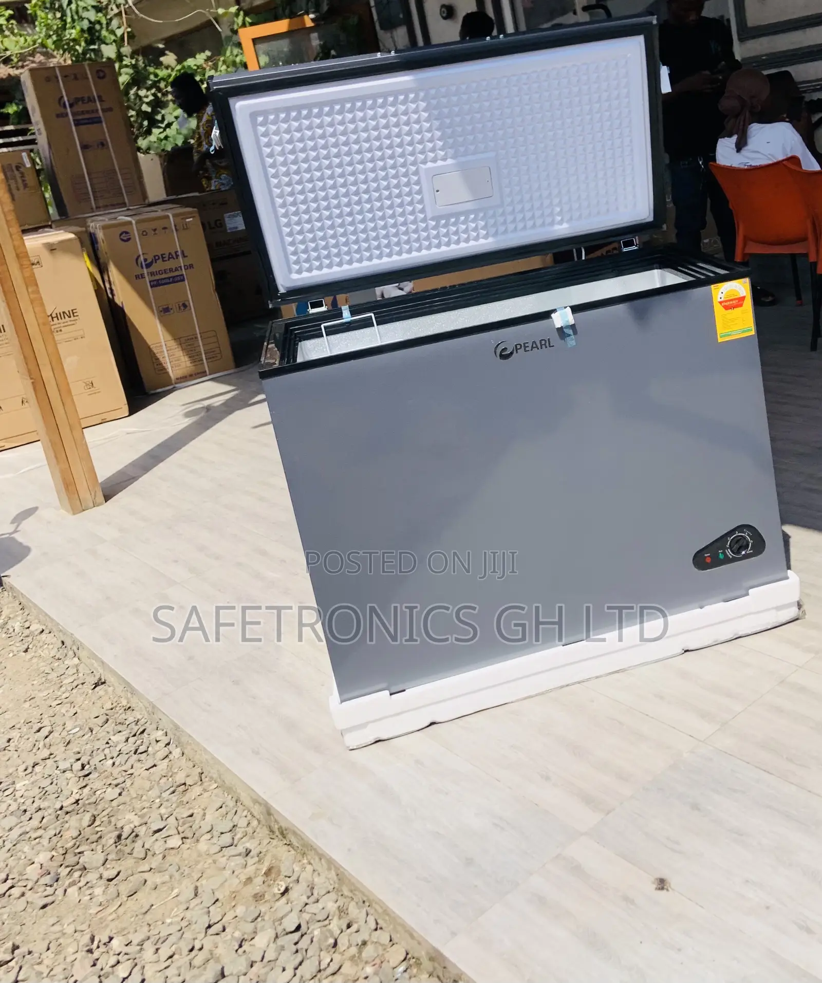 Choose Effective Dark-Grey Pearl 250 Liters Singledoor