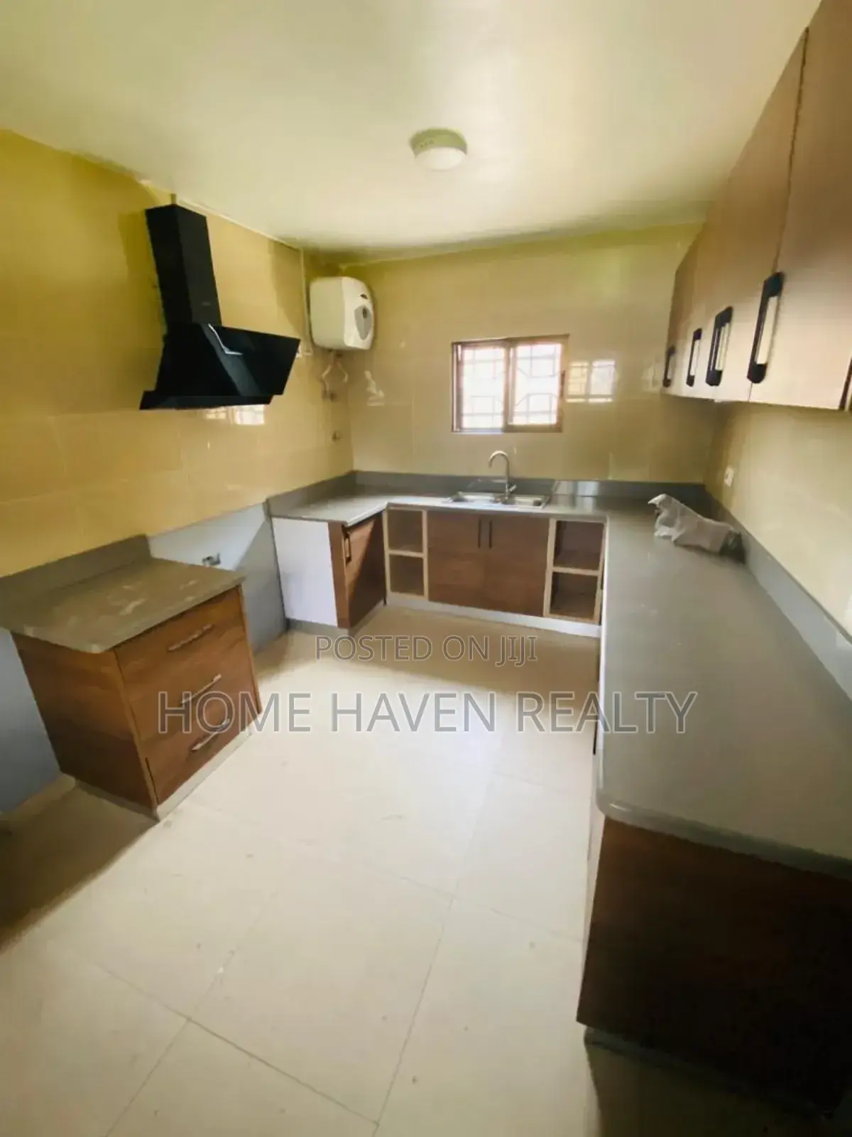 5bdrm House in Dzorwulu for rent