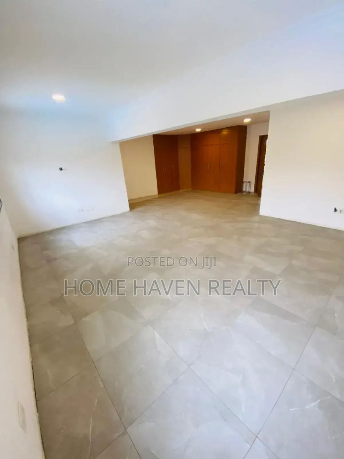 5bdrm House in Dzorwulu for rent