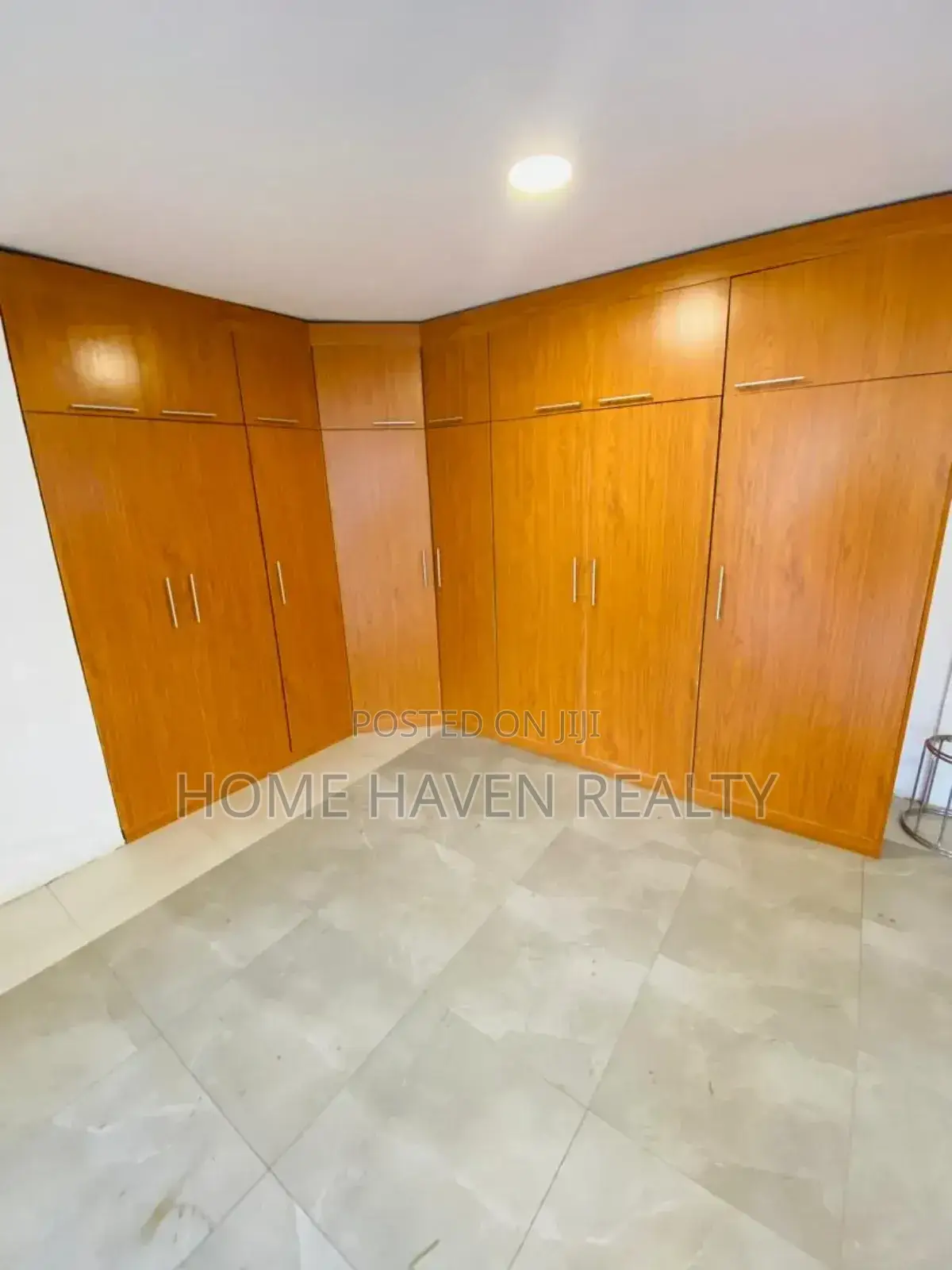 5bdrm House in Dzorwulu for rent