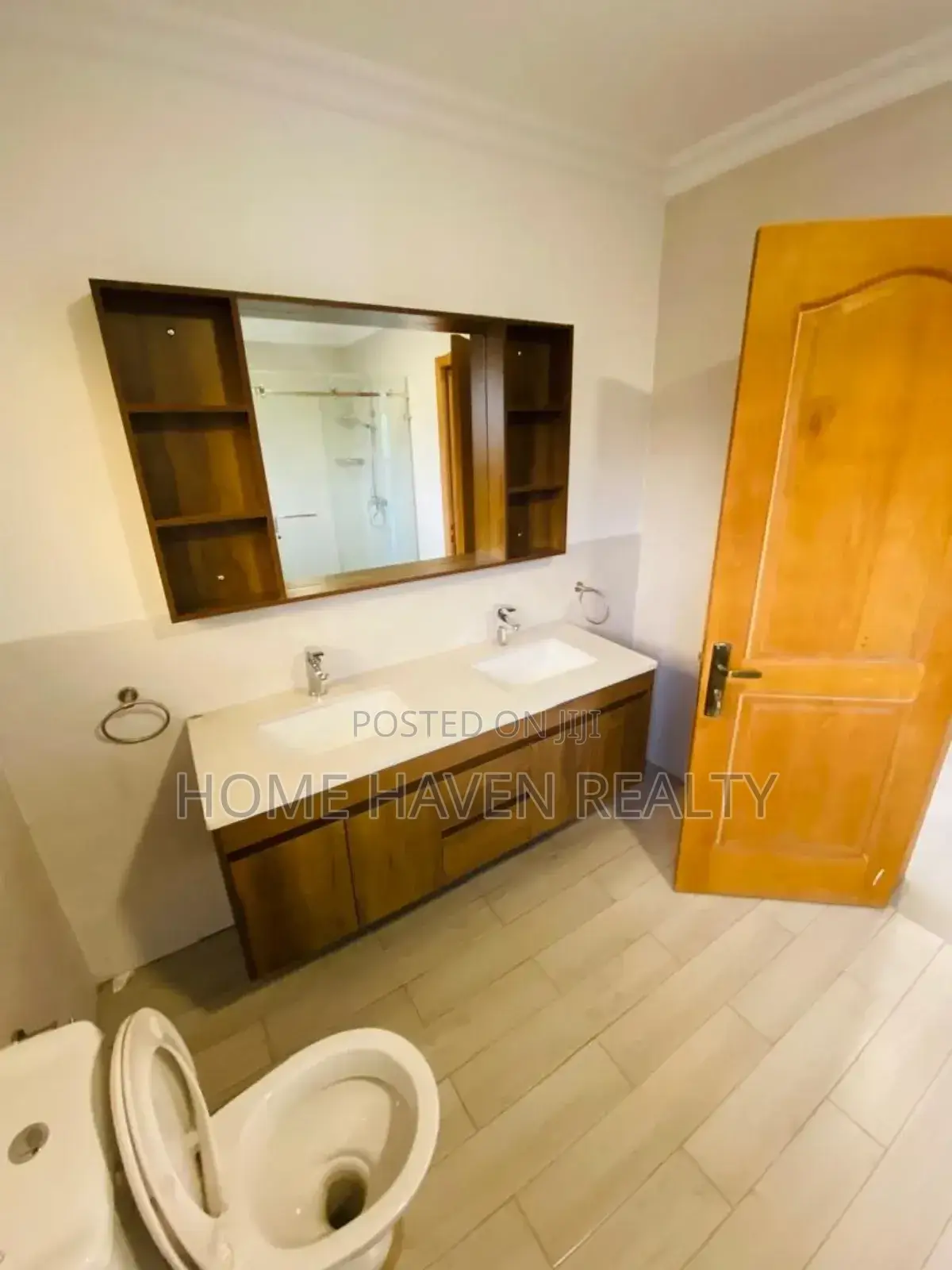 5bdrm House in Dzorwulu for rent