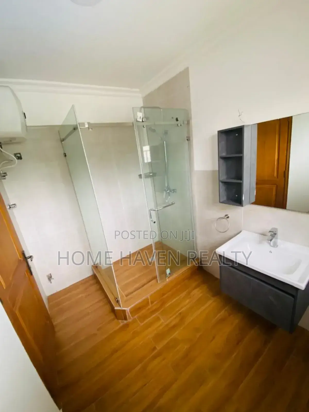 5bdrm House in Dzorwulu for rent