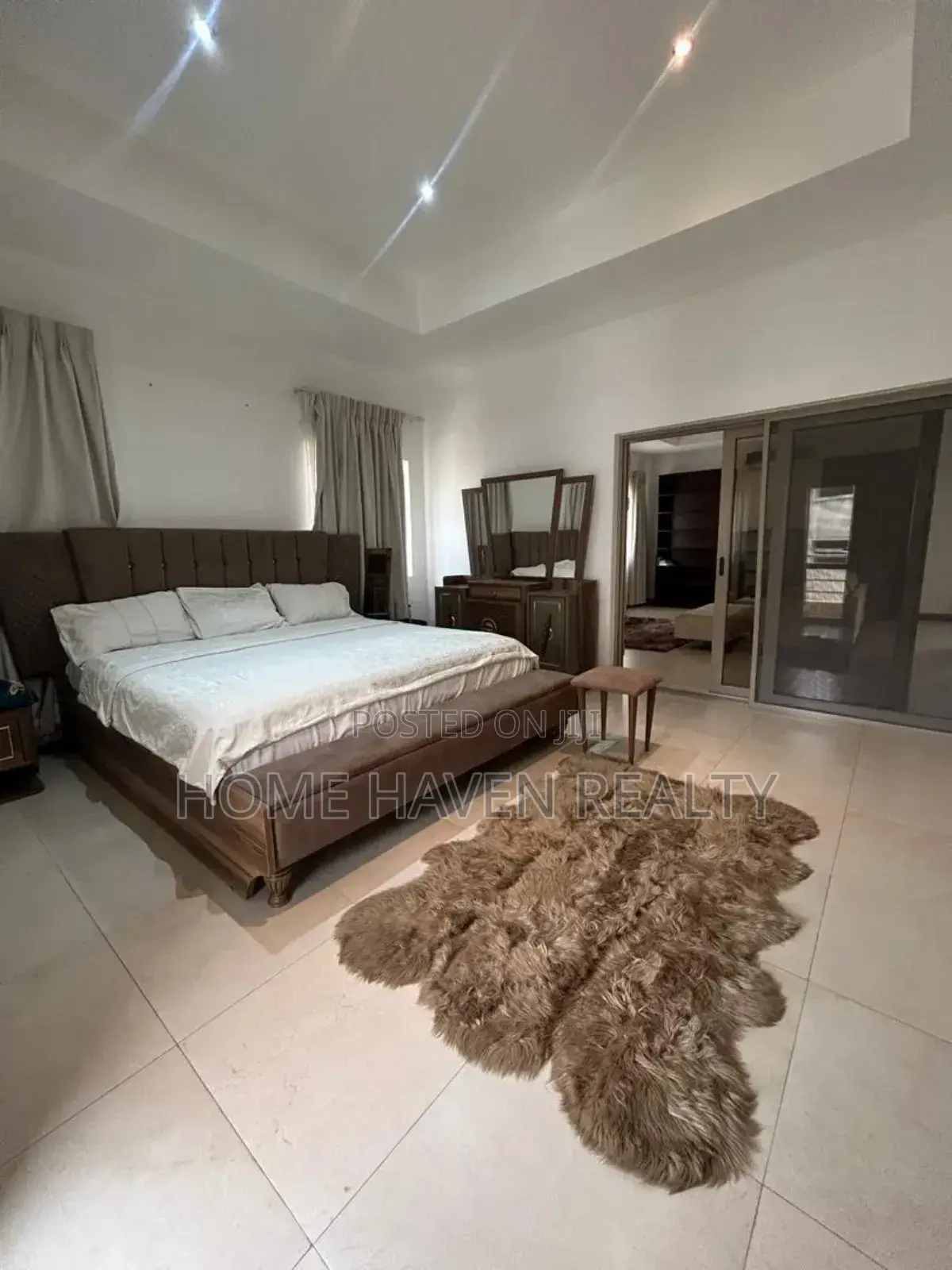 Furnished 5bdrm Townhouse / Terrace in Airport Residentials for rent
