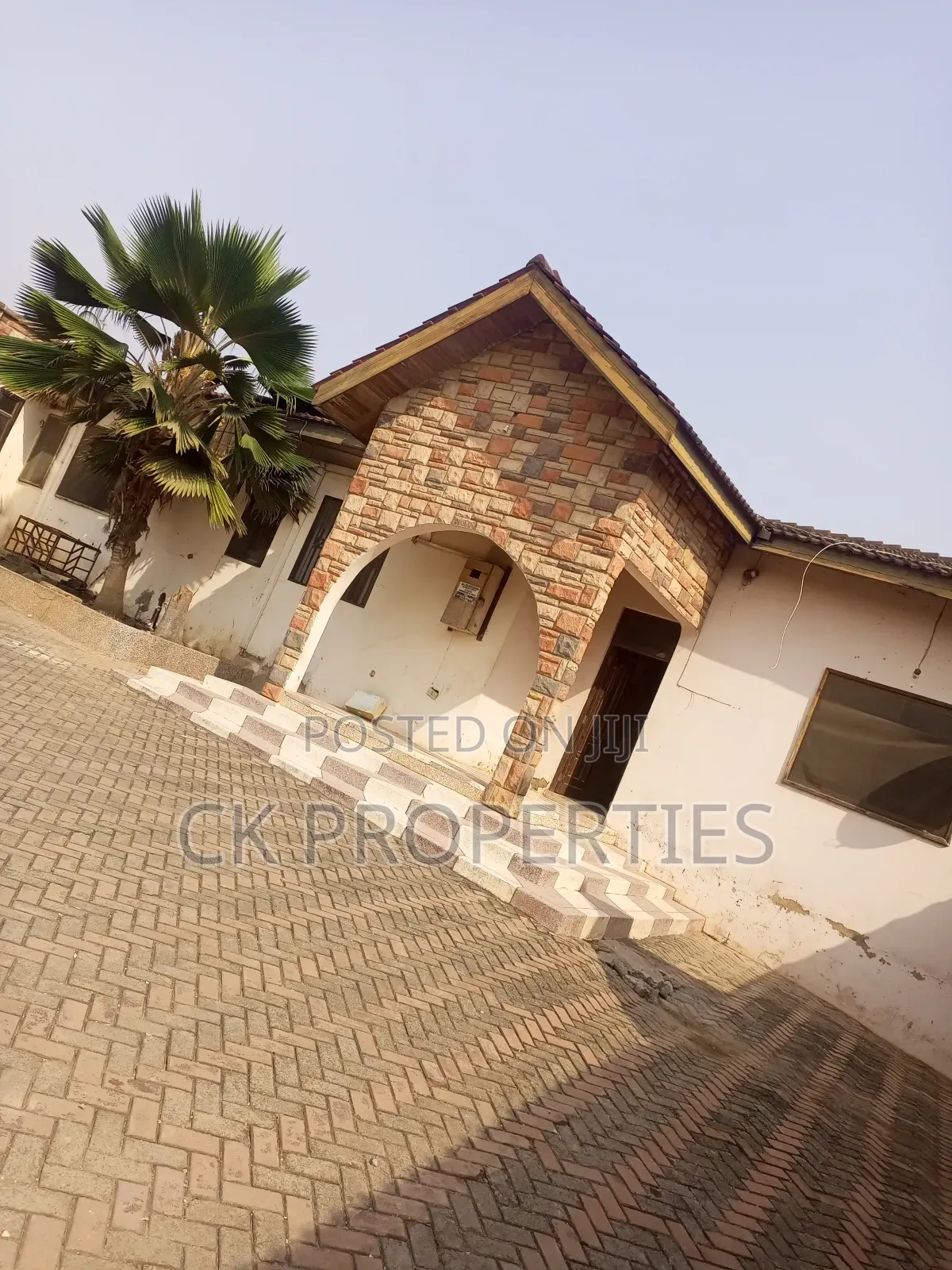 Mini Flat in Dome for rent