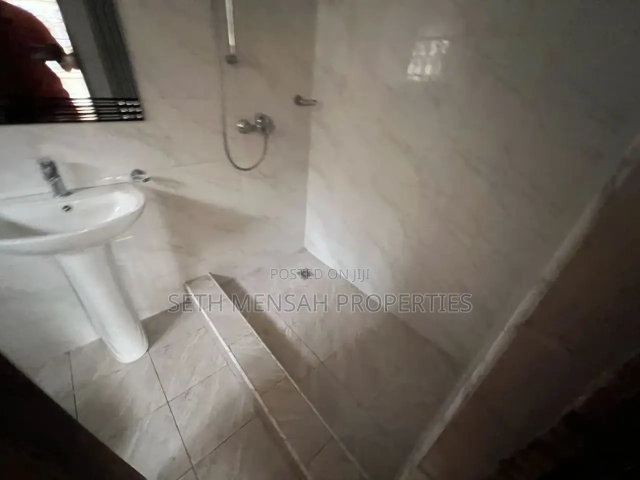3bdrm Apartment in Skm Property, North Legon for rent