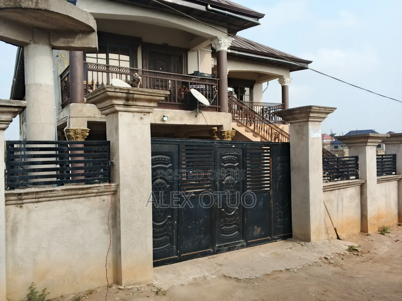 8bdrm House in Alex Otuo Properties, Ejisu-Juaben Municipal for sale