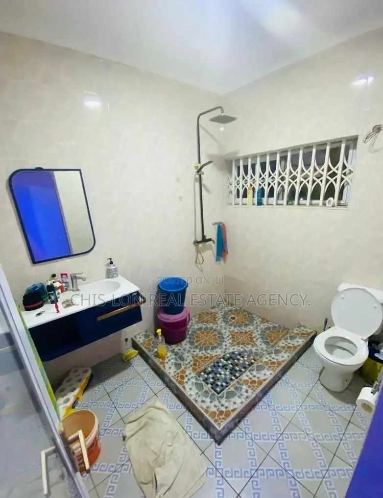4bdrm Duplex in Sharp-Connect, Achimota for rent