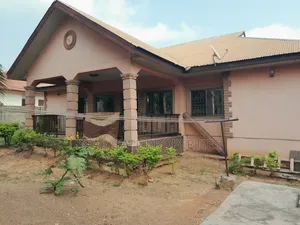 4bdrm House in Akropong, Kumasi Metropolitan for sale