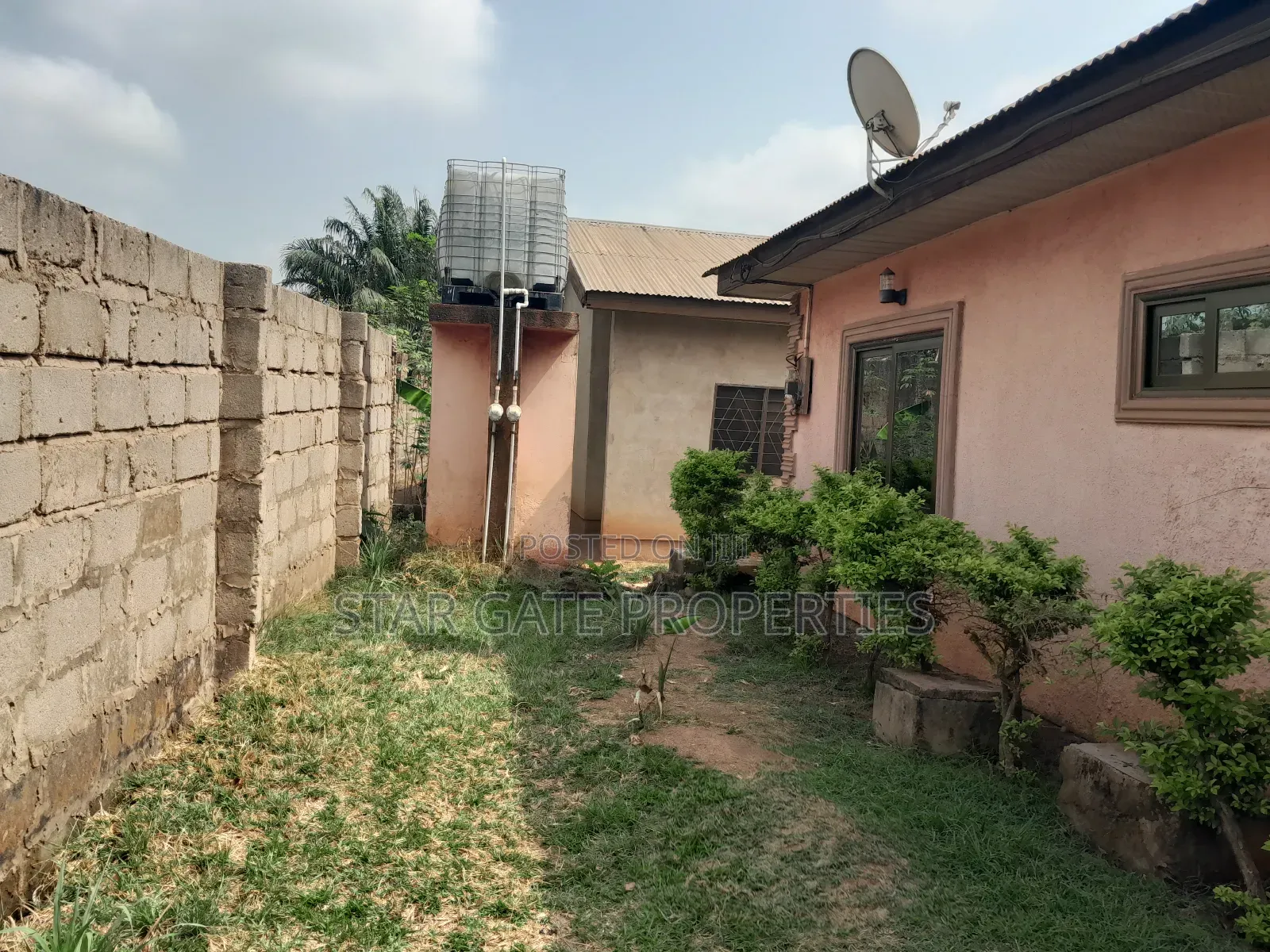 4bdrm House in Akropong, Kumasi Metropolitan for sale