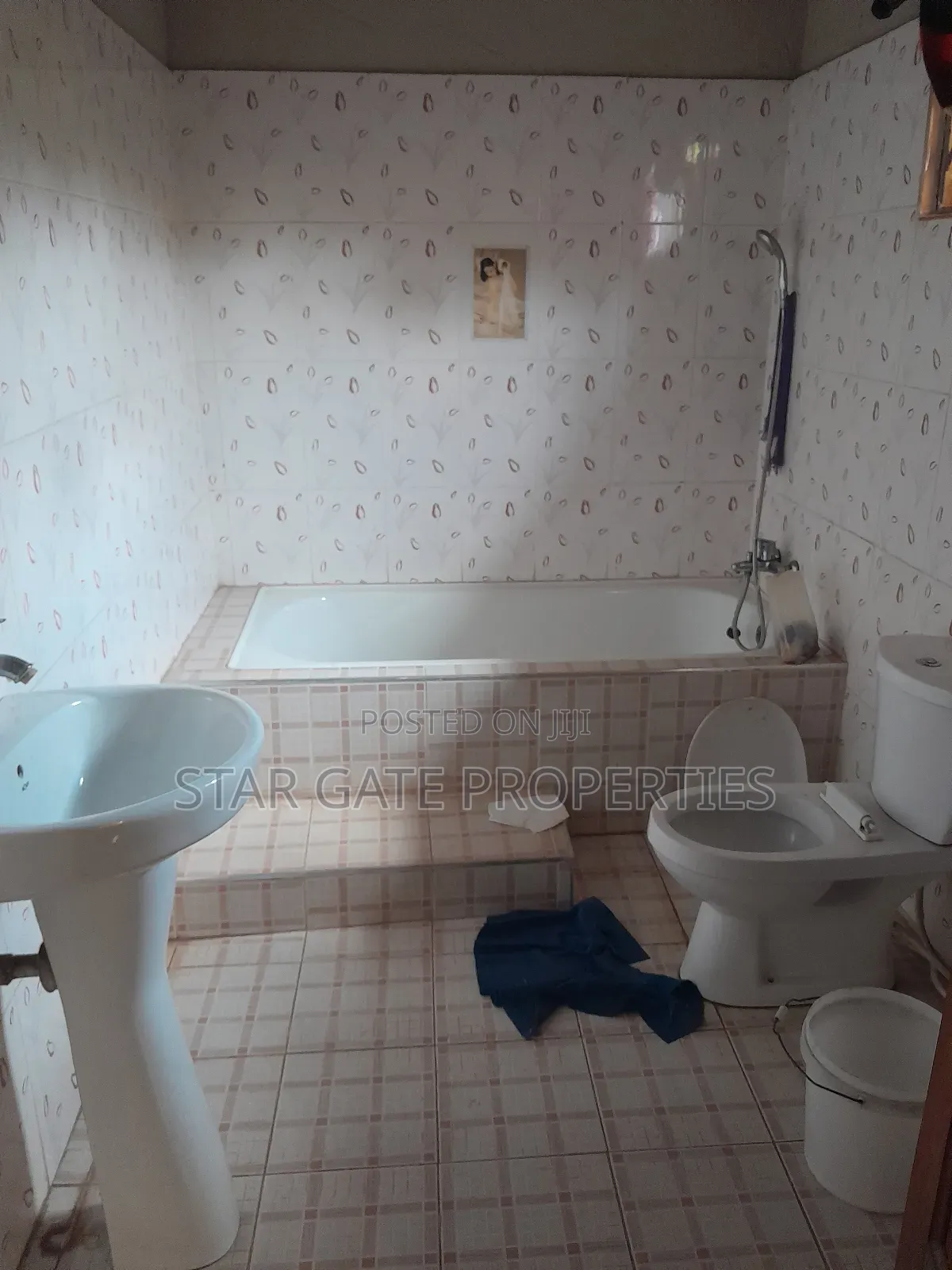 4bdrm House in Akropong, Kumasi Metropolitan for sale