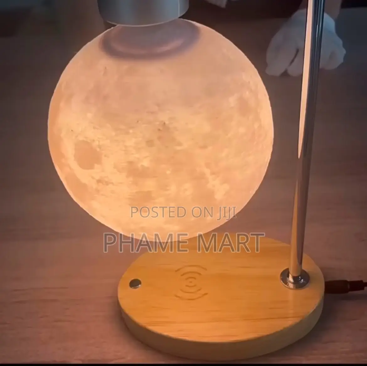 Levitation Moon Light