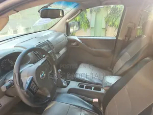 Nissan Navara 2013 Black