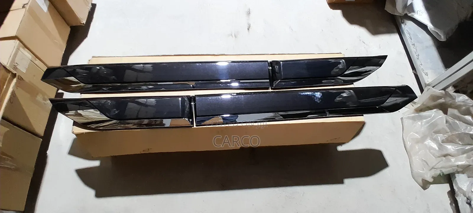 LC300 Side Moulding Original