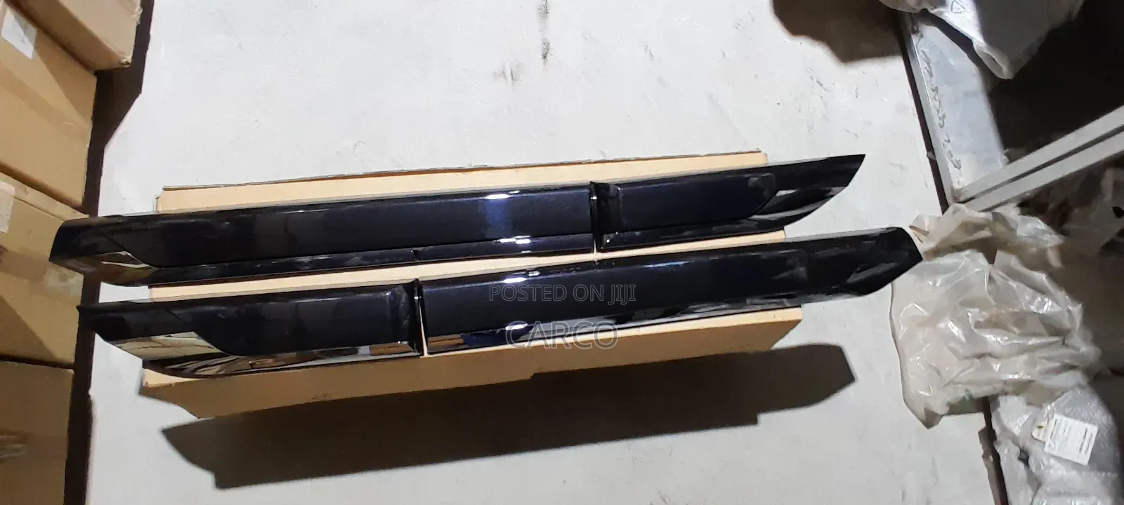 LC300 Side Moulding Original