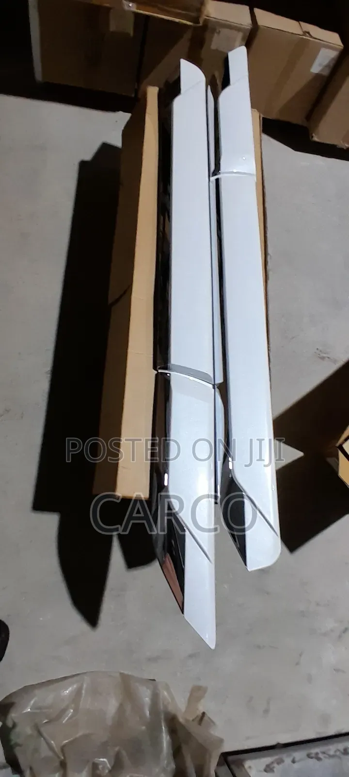 LC300 Upgrade Side Moulding