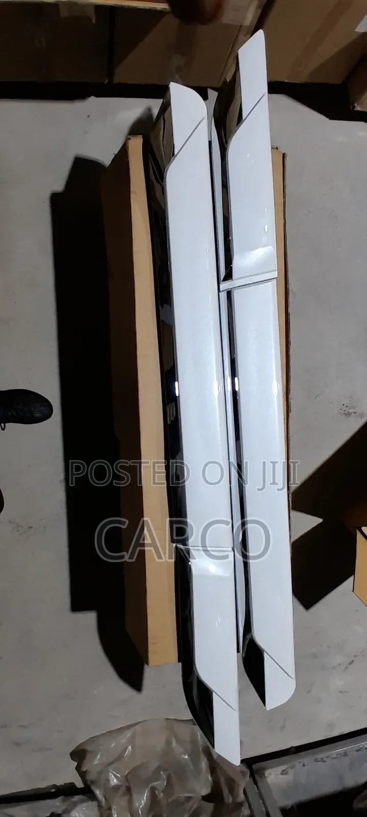 LC300 Upgrade Side Moulding