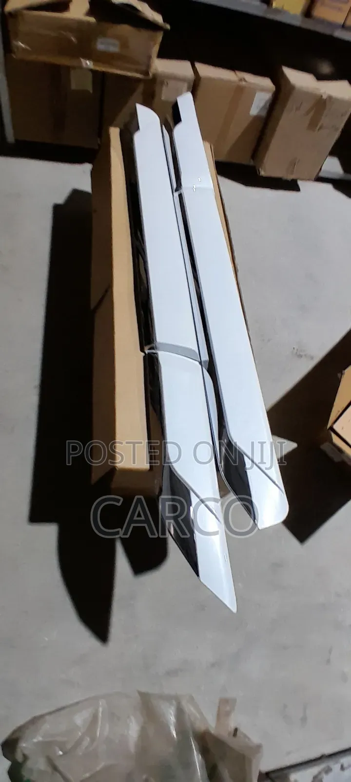 LC300 Upgrade Side Moulding