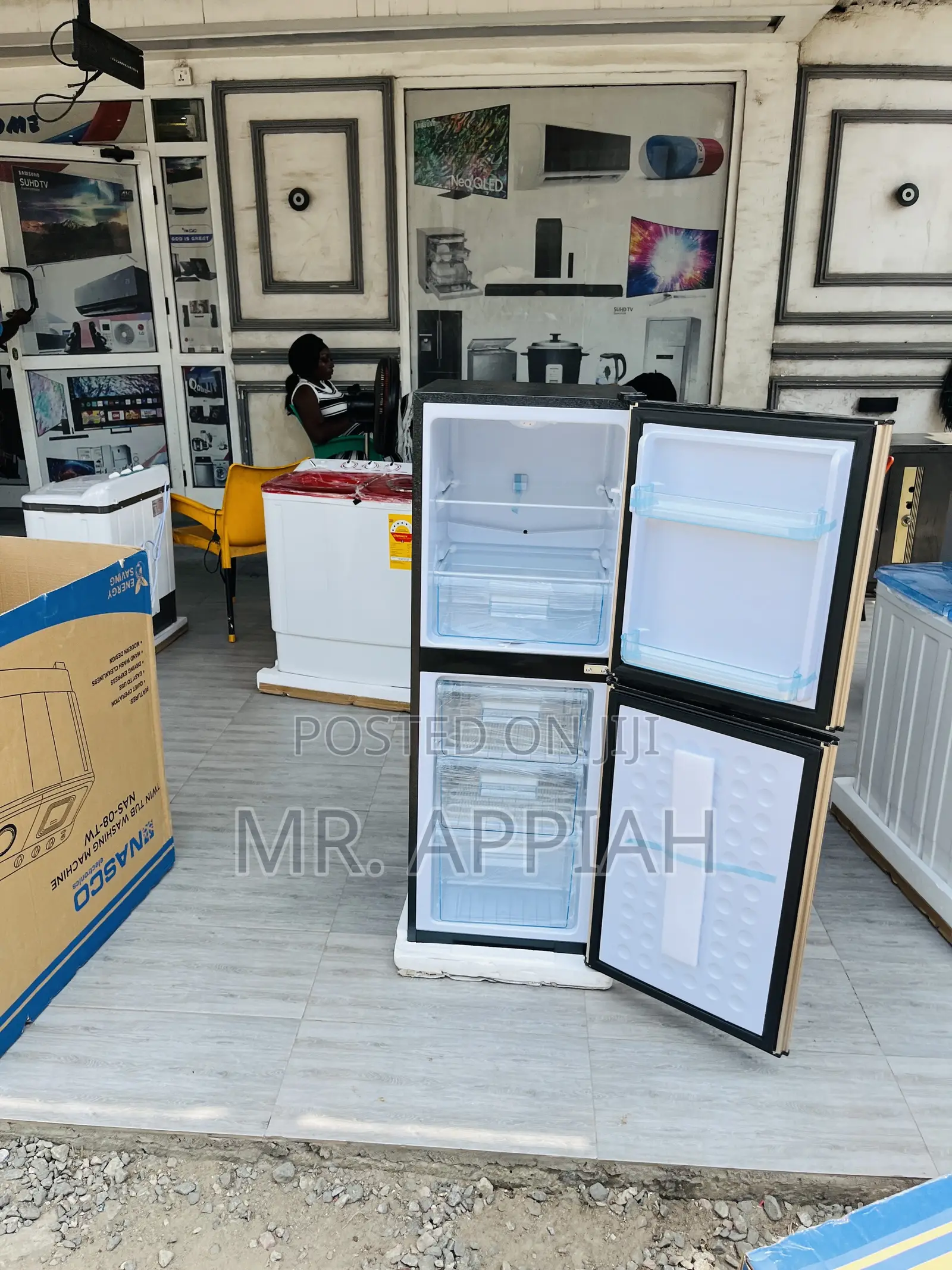 Efficient Cooling Nasco Nasco D2-18fl 2 Door Fridge,Gold