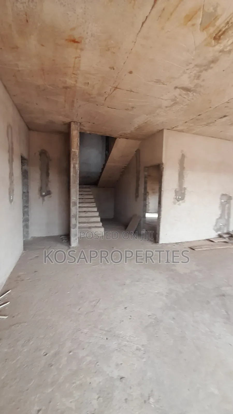 5bdrm House in Adjiringanor 69, Adjiriganor for sale