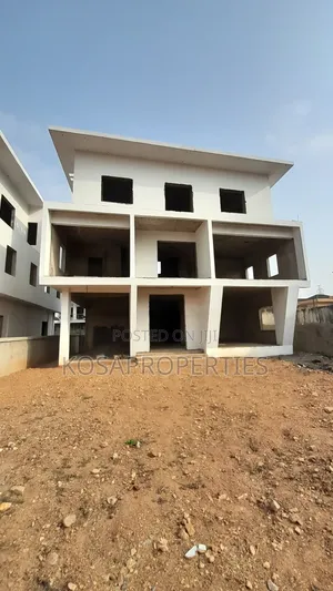 5bdrm House in Adjiringanor 69, Adjiriganor for sale