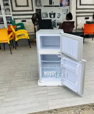 Effortless Chilling Nasco Nasco F2-11 Table Top Fridge.