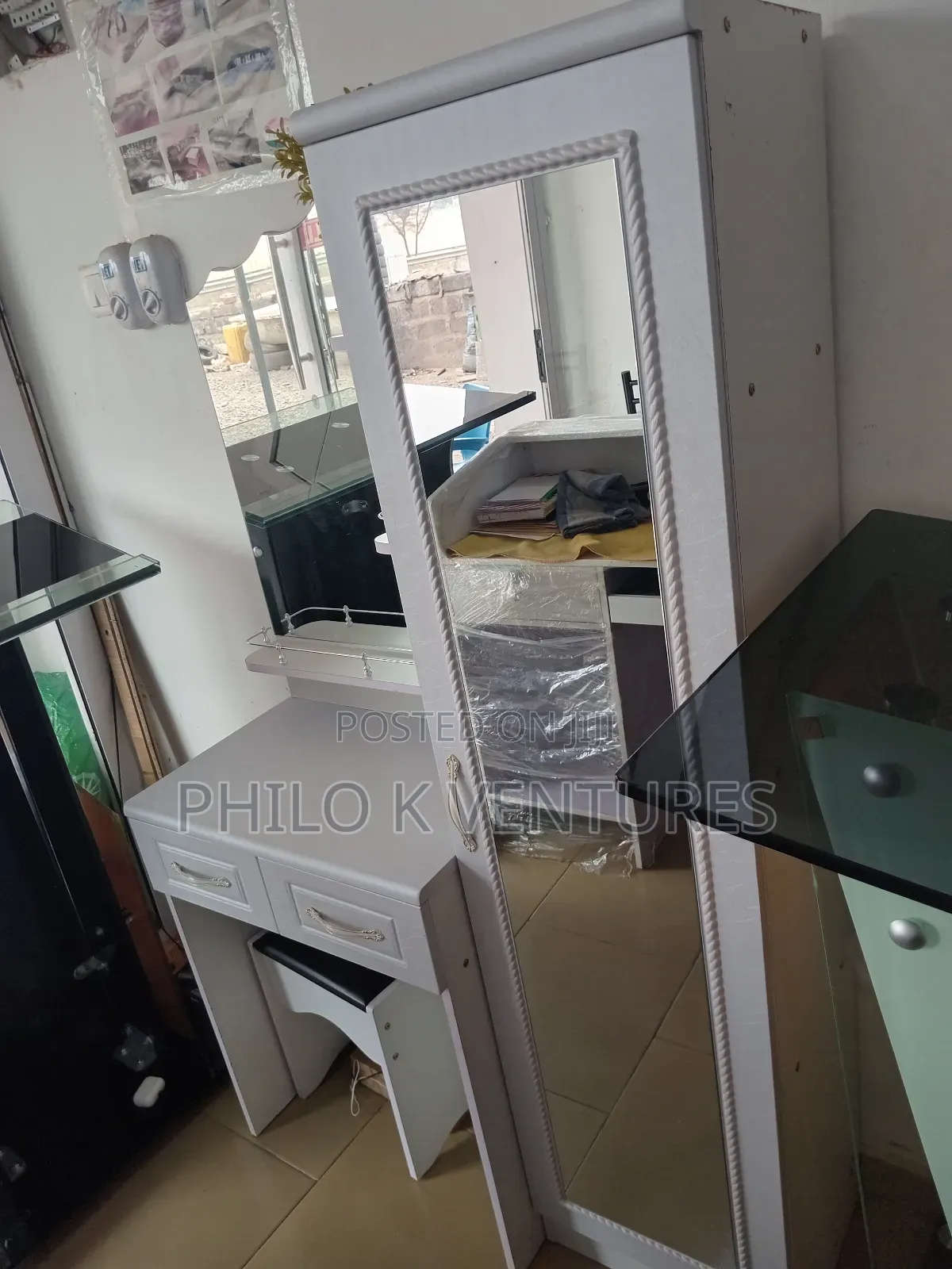 Single Door Wardrobe With Dressing Mirror