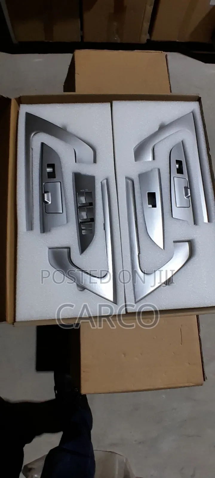LC200 Inner Silver Moulding