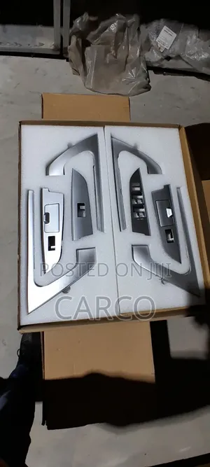 LC200 Inner Silver Moulding