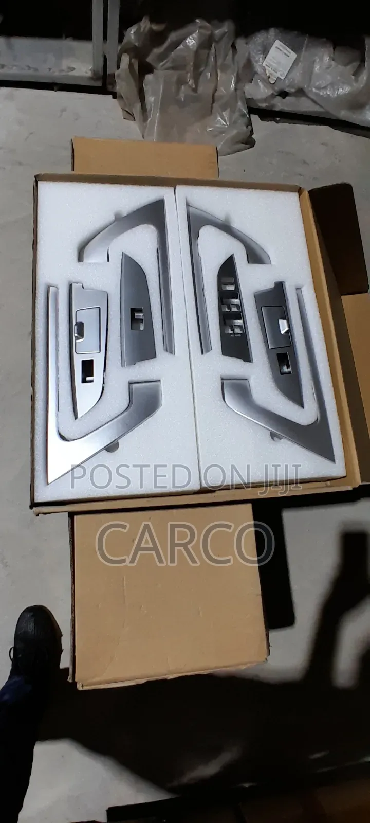 LC200 Inner Silver Moulding
