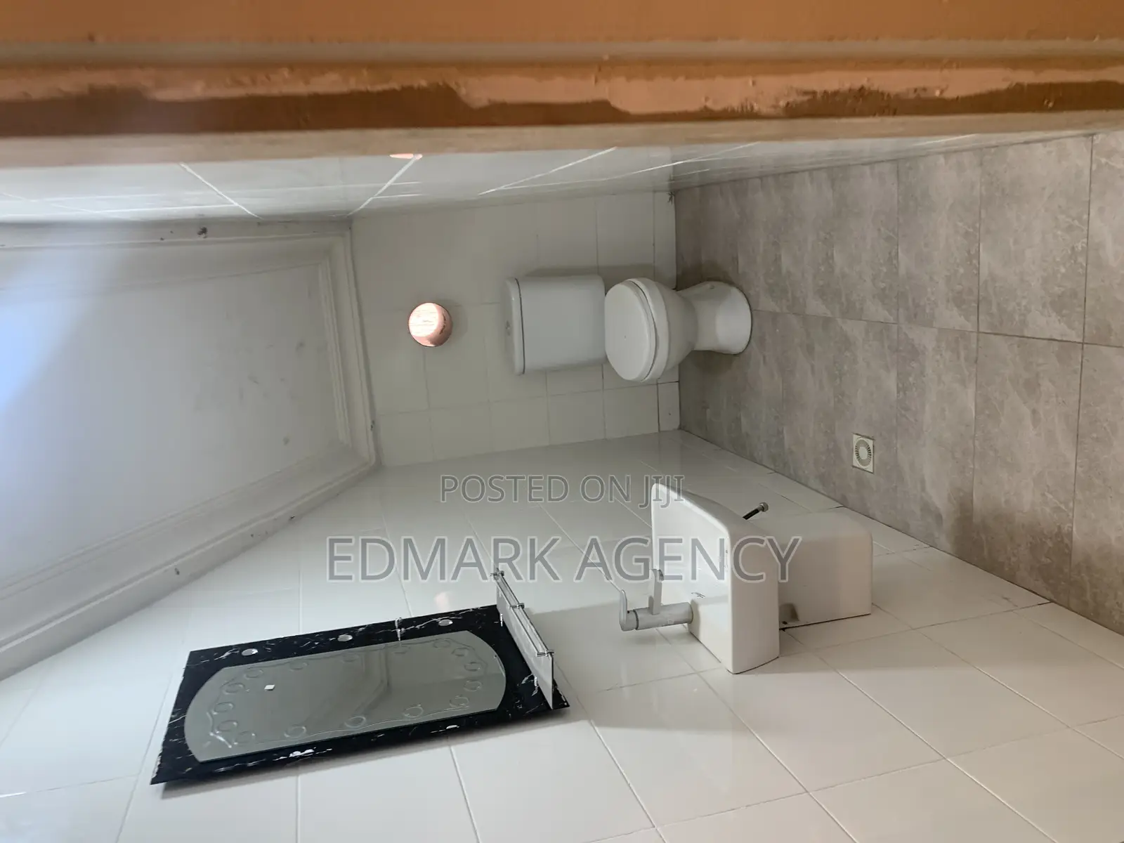 4bdrm House in East Legon Ogbojo, Accra Metropolitan for sale