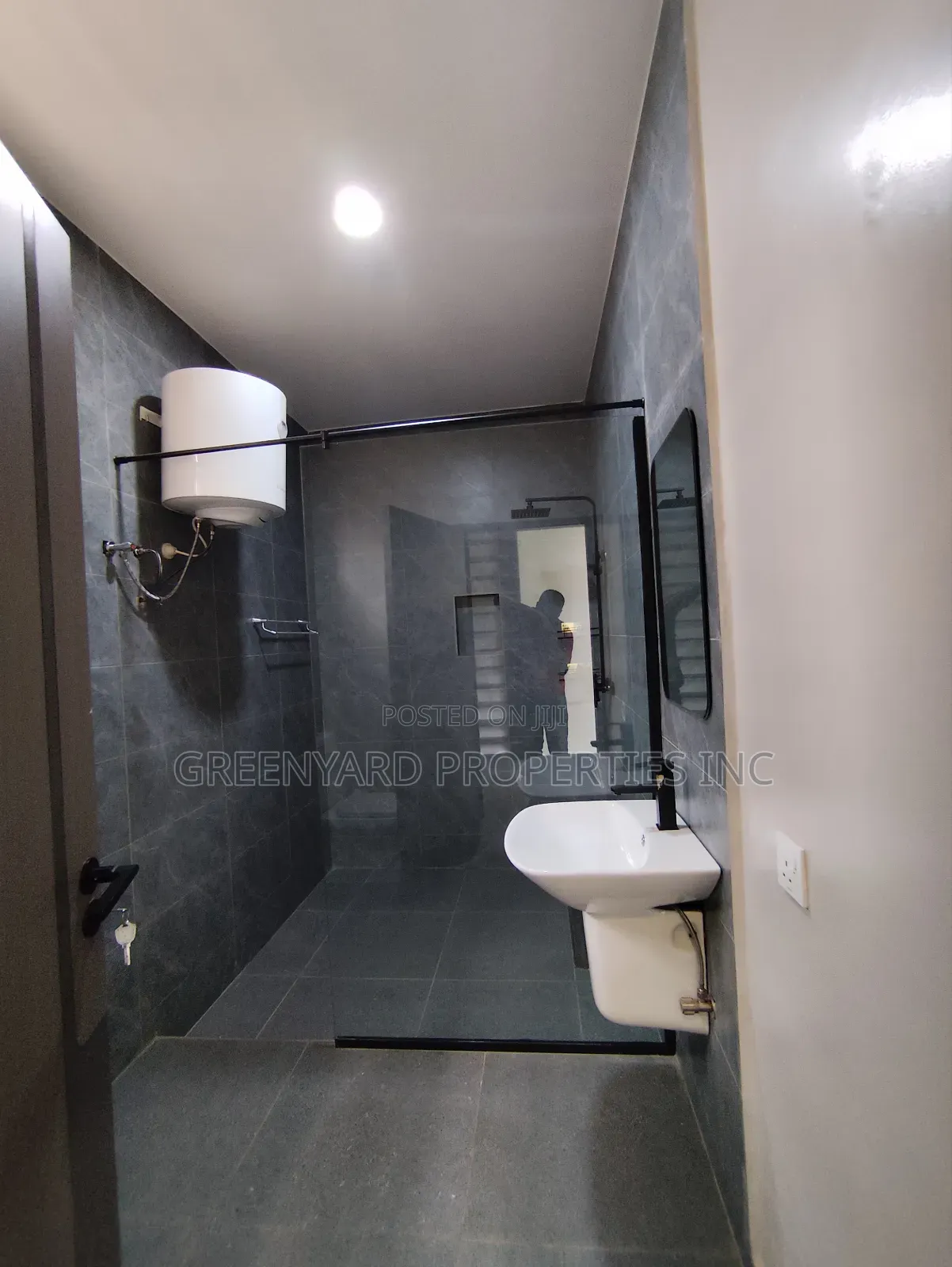 2bdrm Apartment in Adjiringanor, East Legon for rent