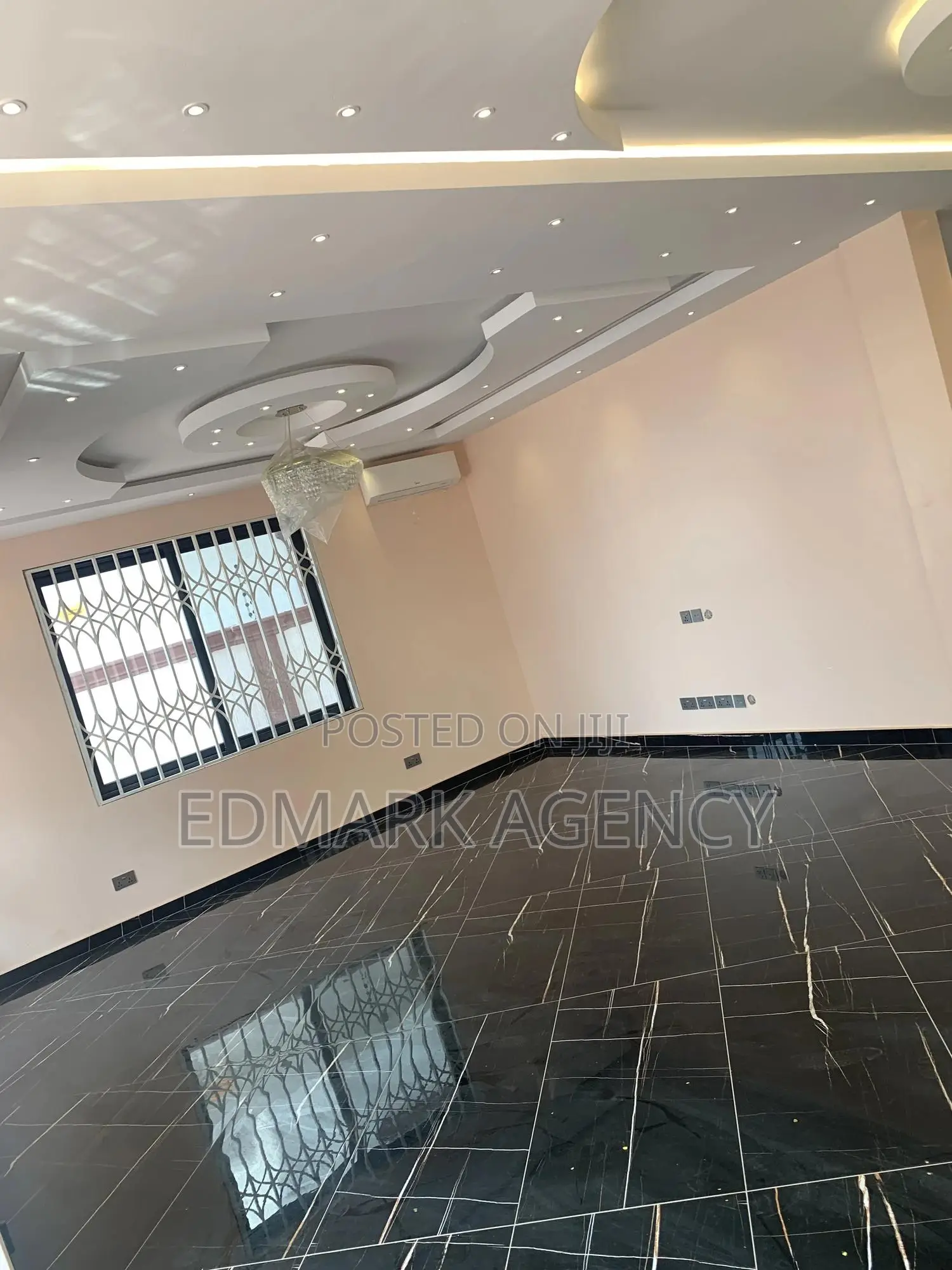 5bdrm House in Ars Ogbojo, American House for sale