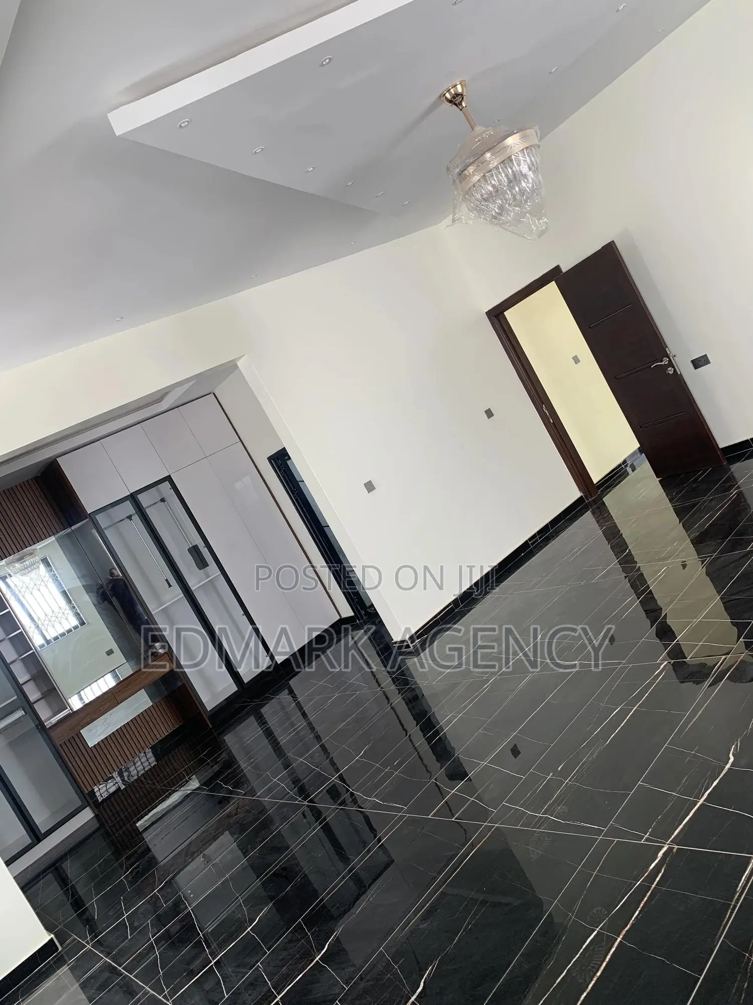 5bdrm House in Ars Ogbojo, American House for sale