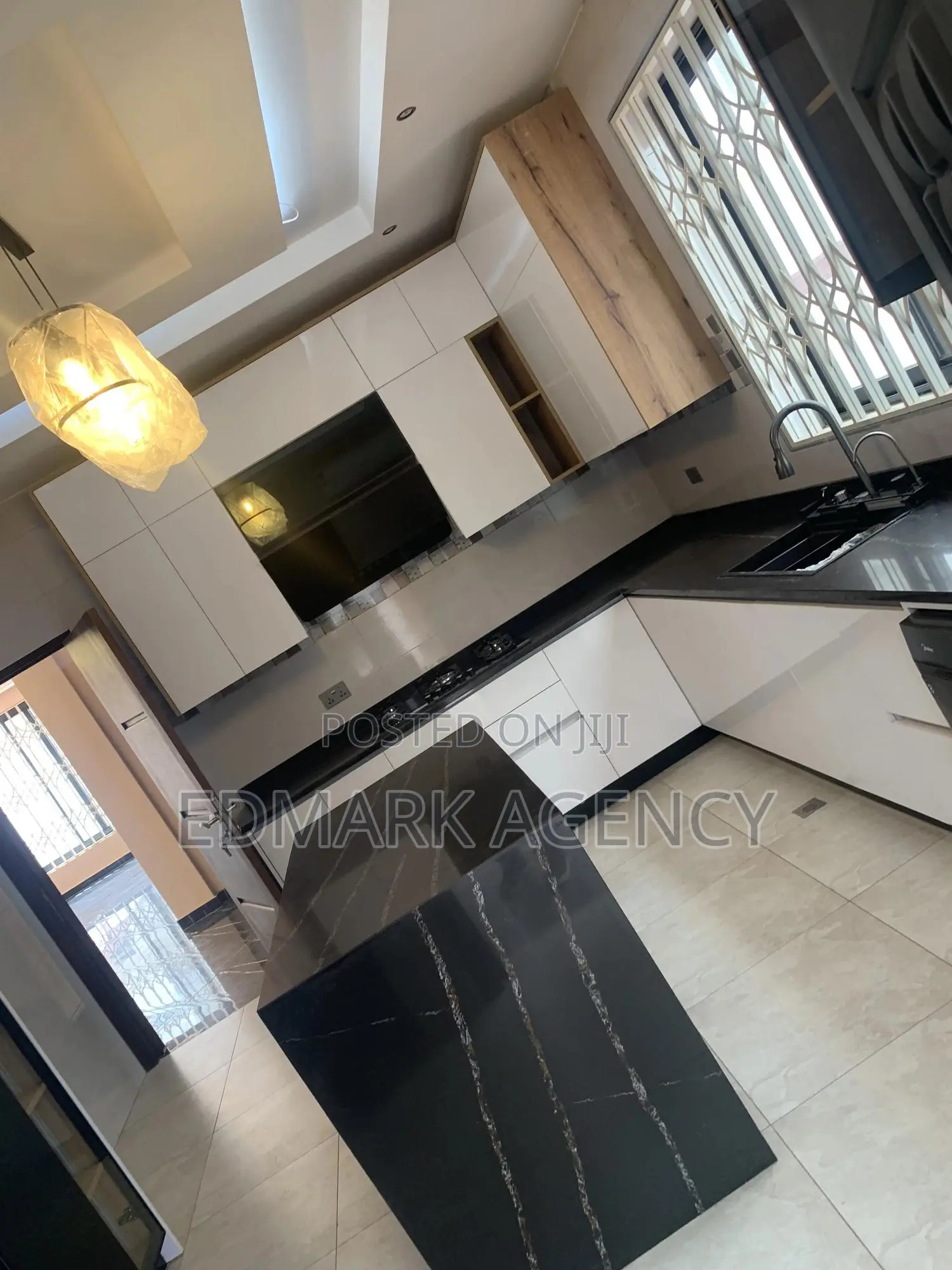 5bdrm House in Ars Ogbojo, American House for sale