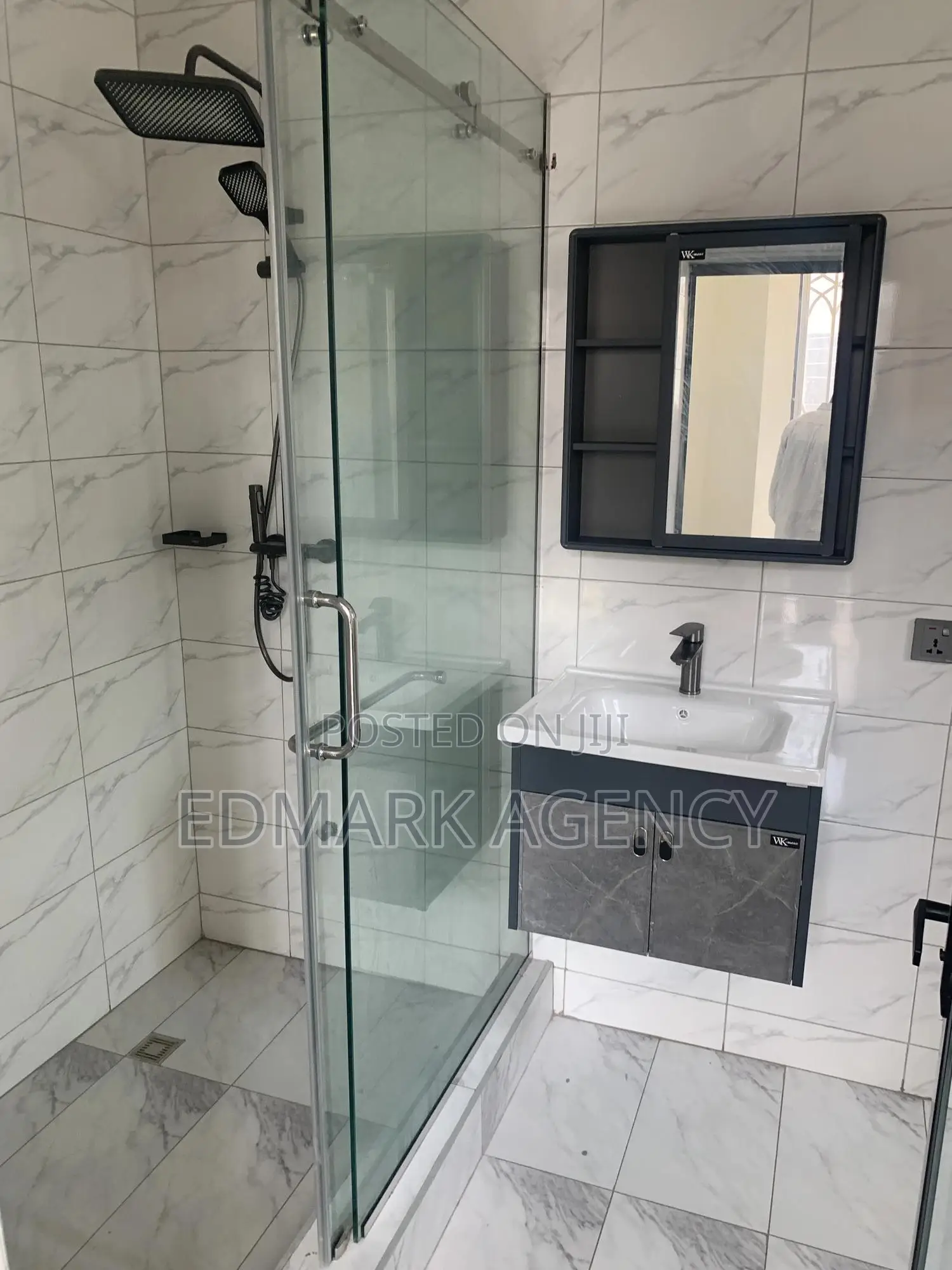 5bdrm House in Ars Ogbojo, American House for sale