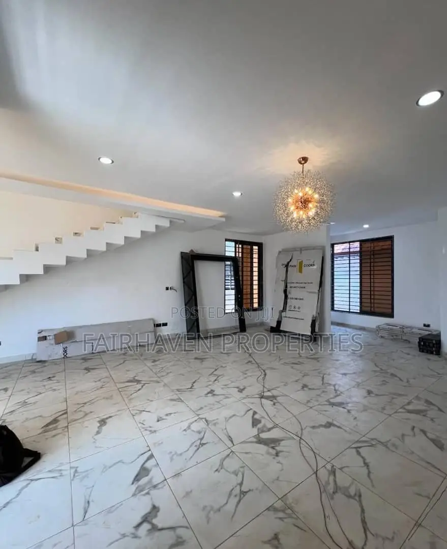 3bdrm House in Achimota for sale
