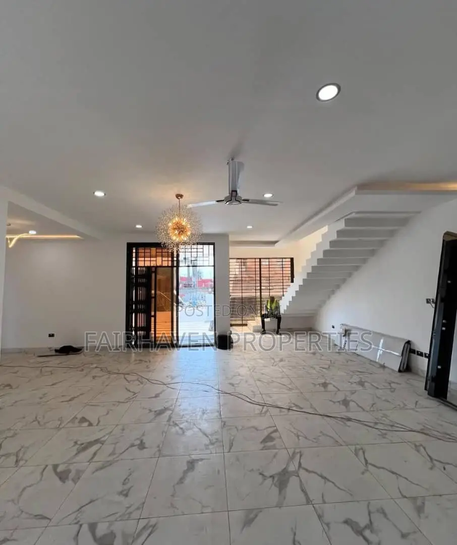 3bdrm House in Achimota for sale