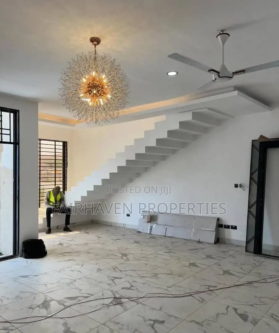 3bdrm House in Achimota for sale