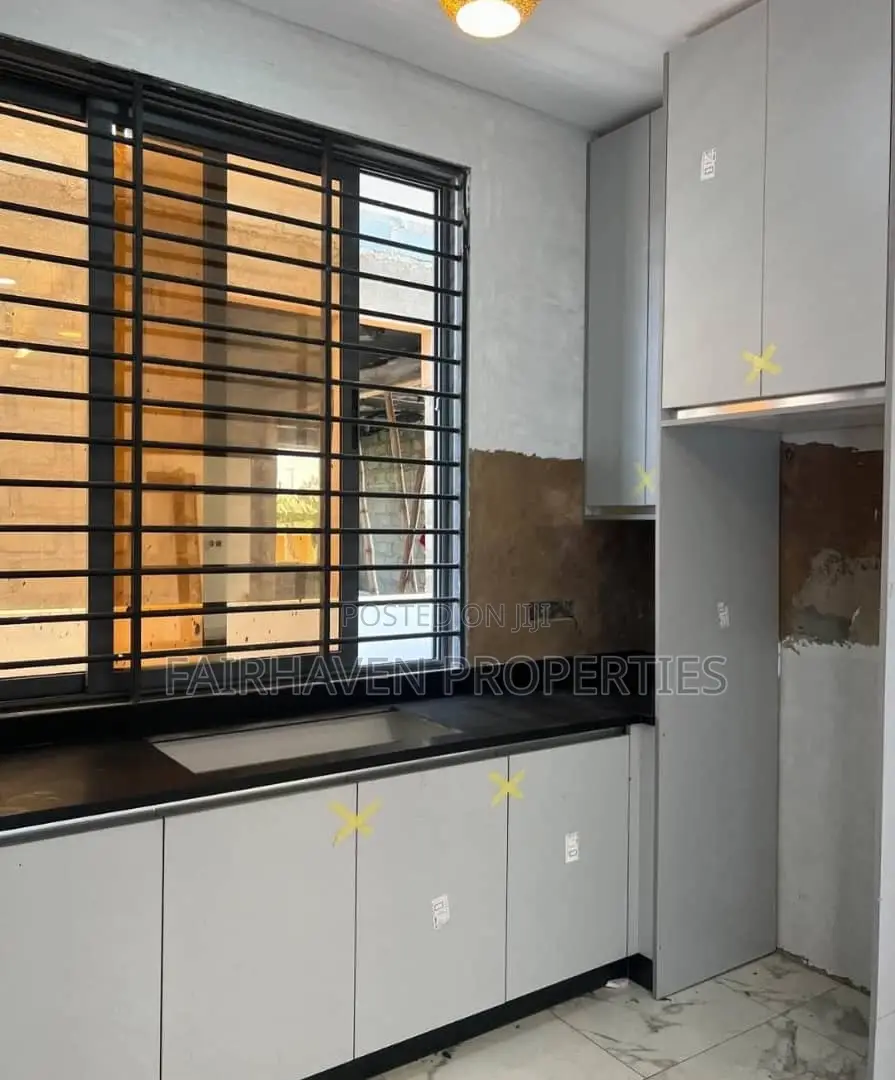 3bdrm House in Achimota for sale