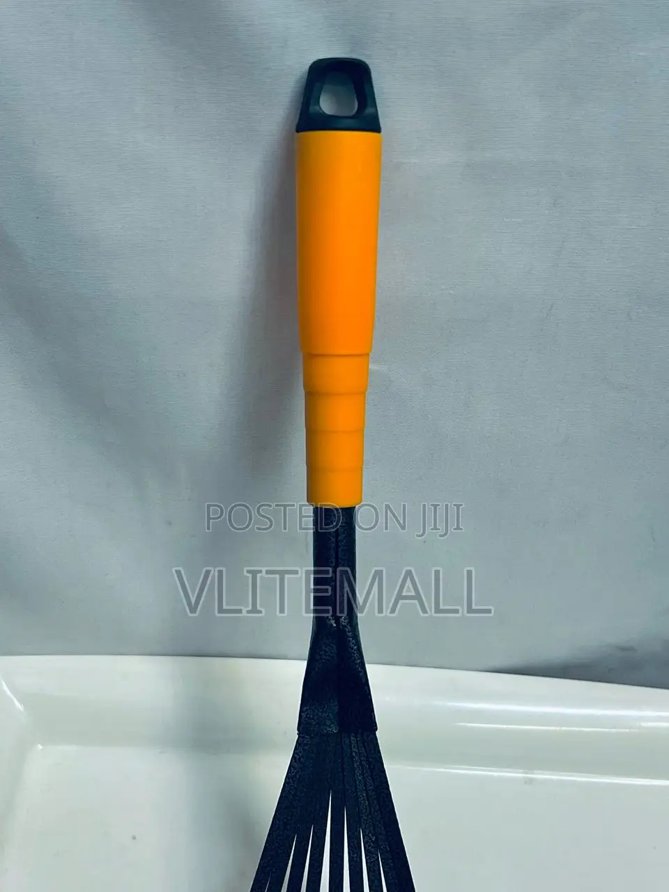 Handheld Modern Garden Rake