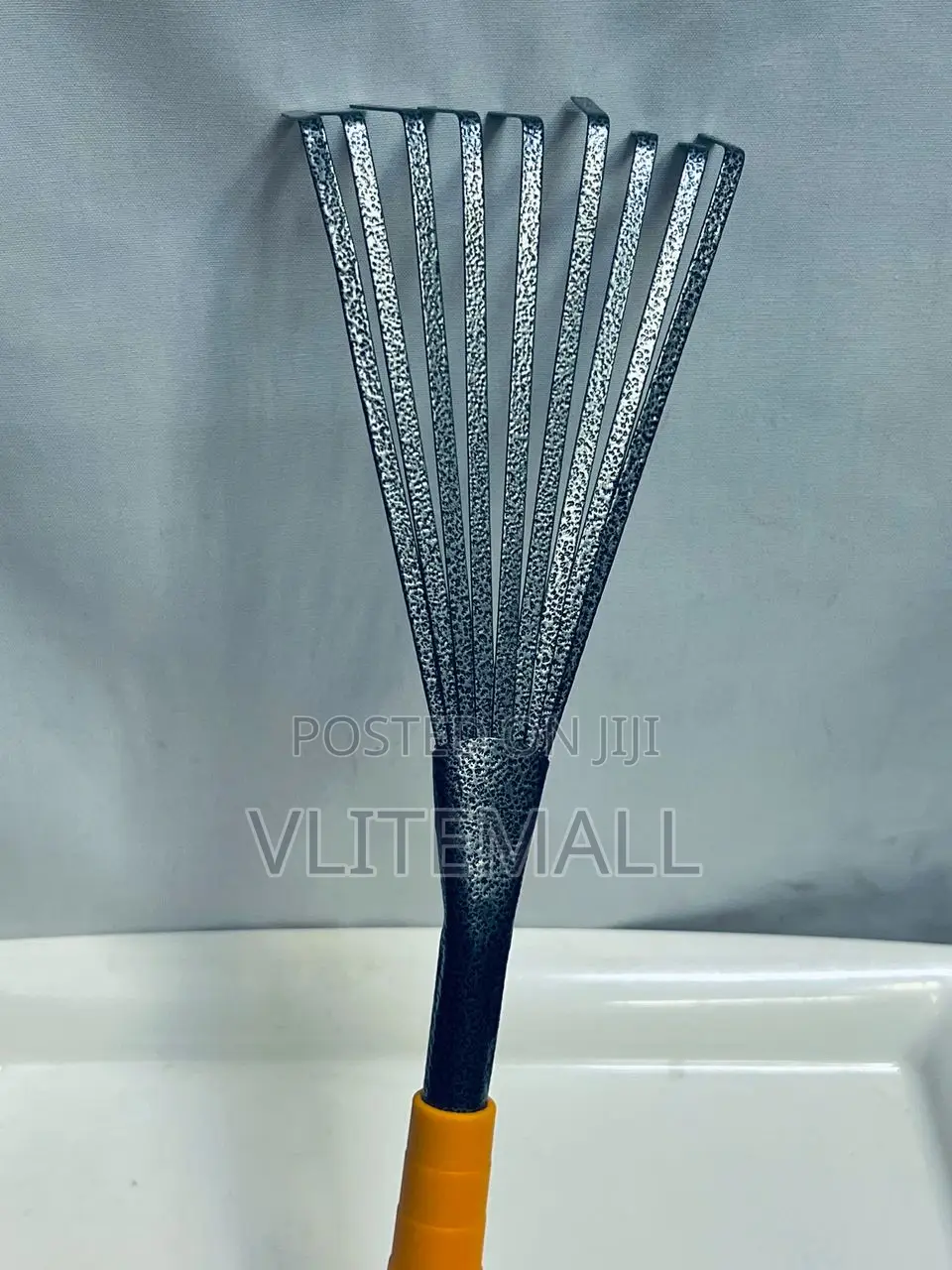 Handheld Modern Garden Rake
