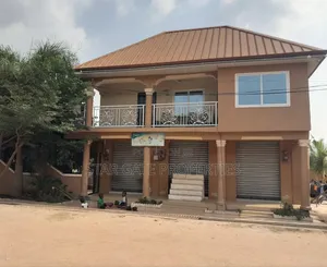 12bdrm House in Feyiase, Kumasi Metropolitan for sale