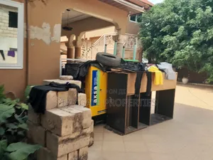 12bdrm House in Feyiase, Kumasi Metropolitan for sale