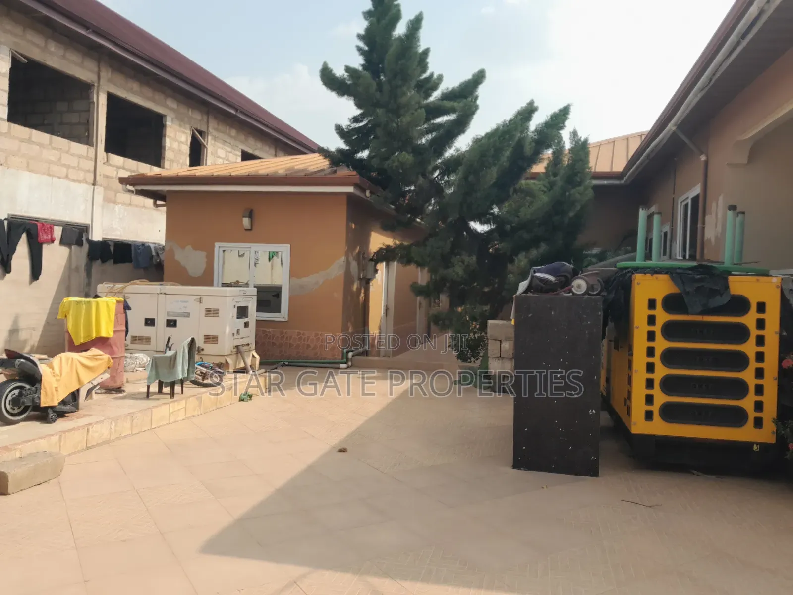 12bdrm House in Feyiase, Kumasi Metropolitan for sale