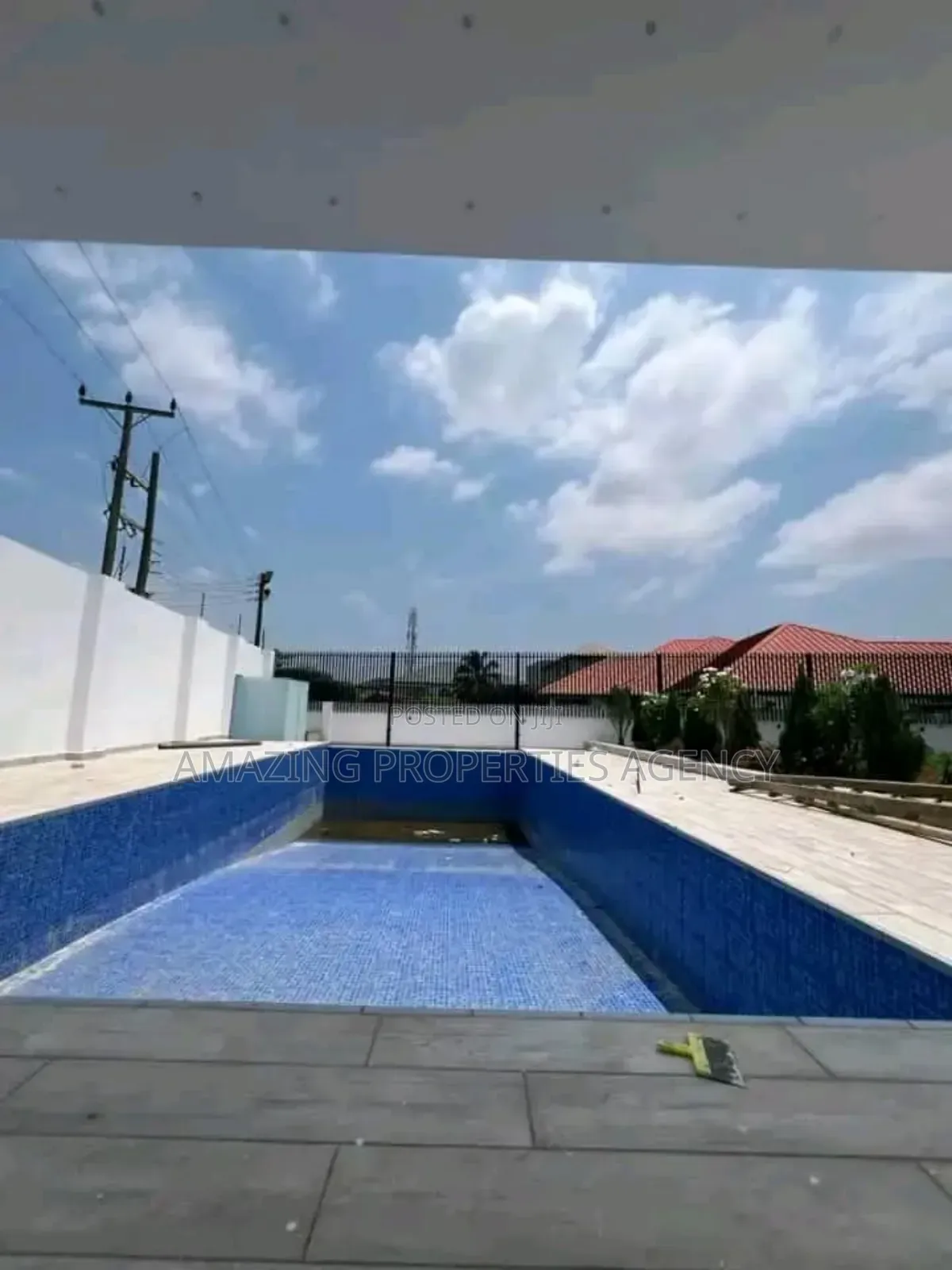 7bdrm House in Adjiriganor for sale