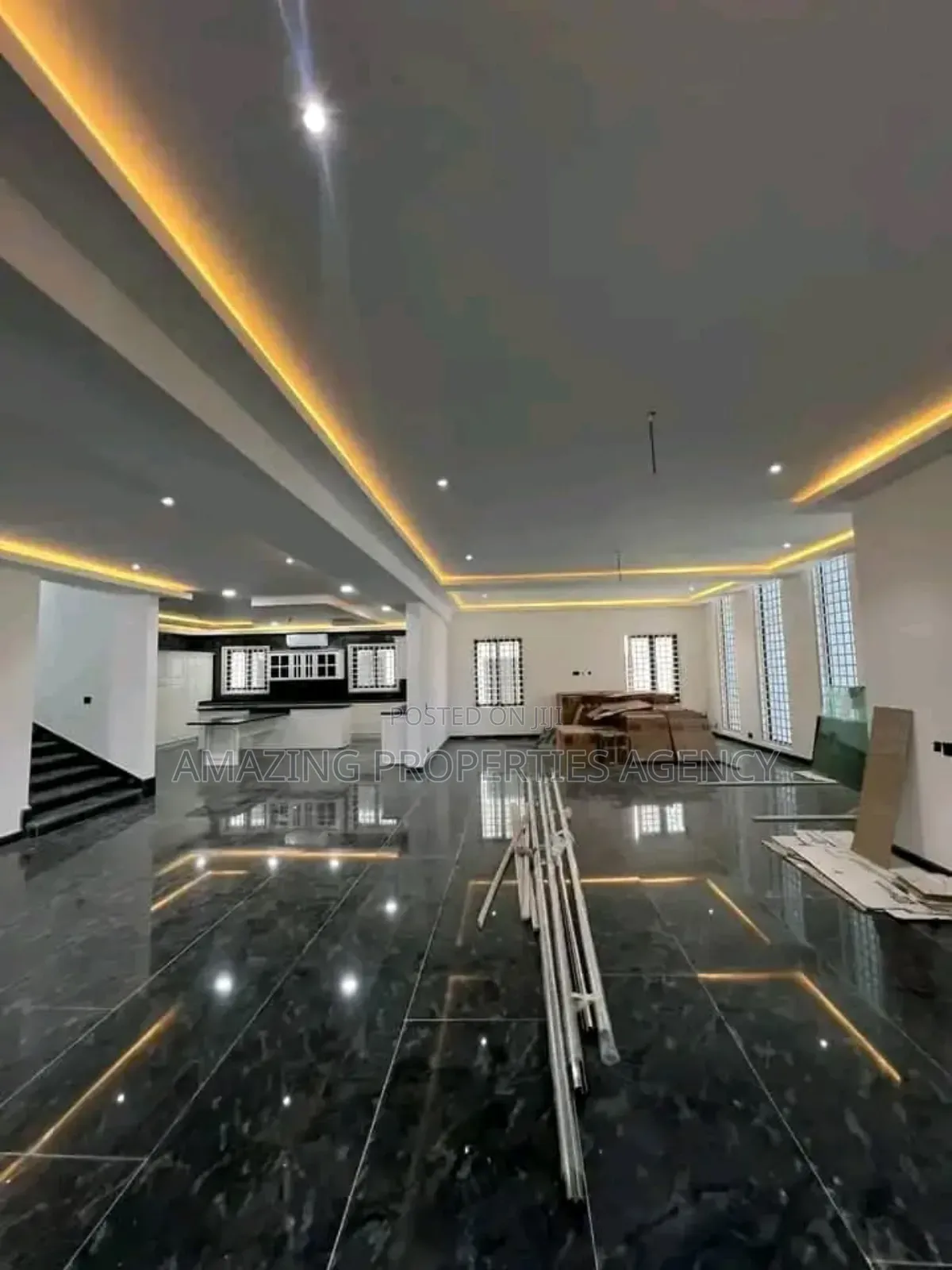 7bdrm House in Adjiriganor for sale