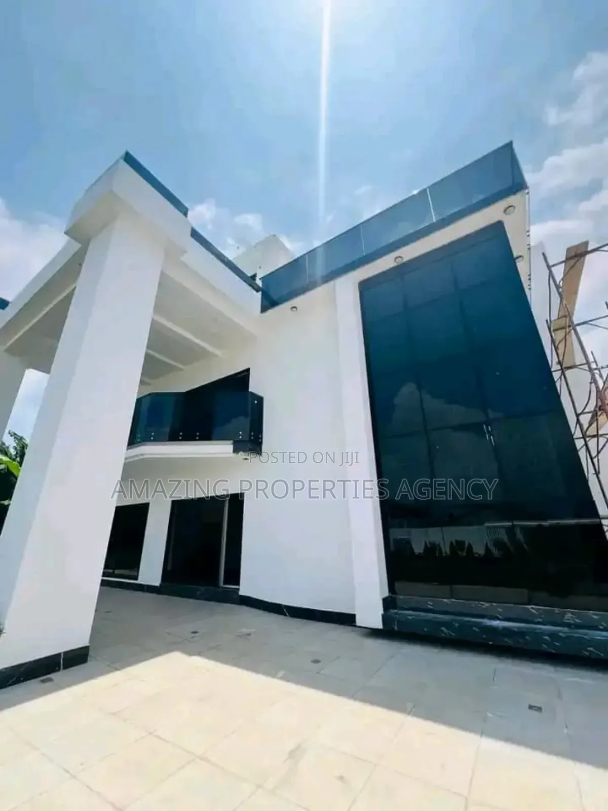 7bdrm House in Adjiriganor for sale