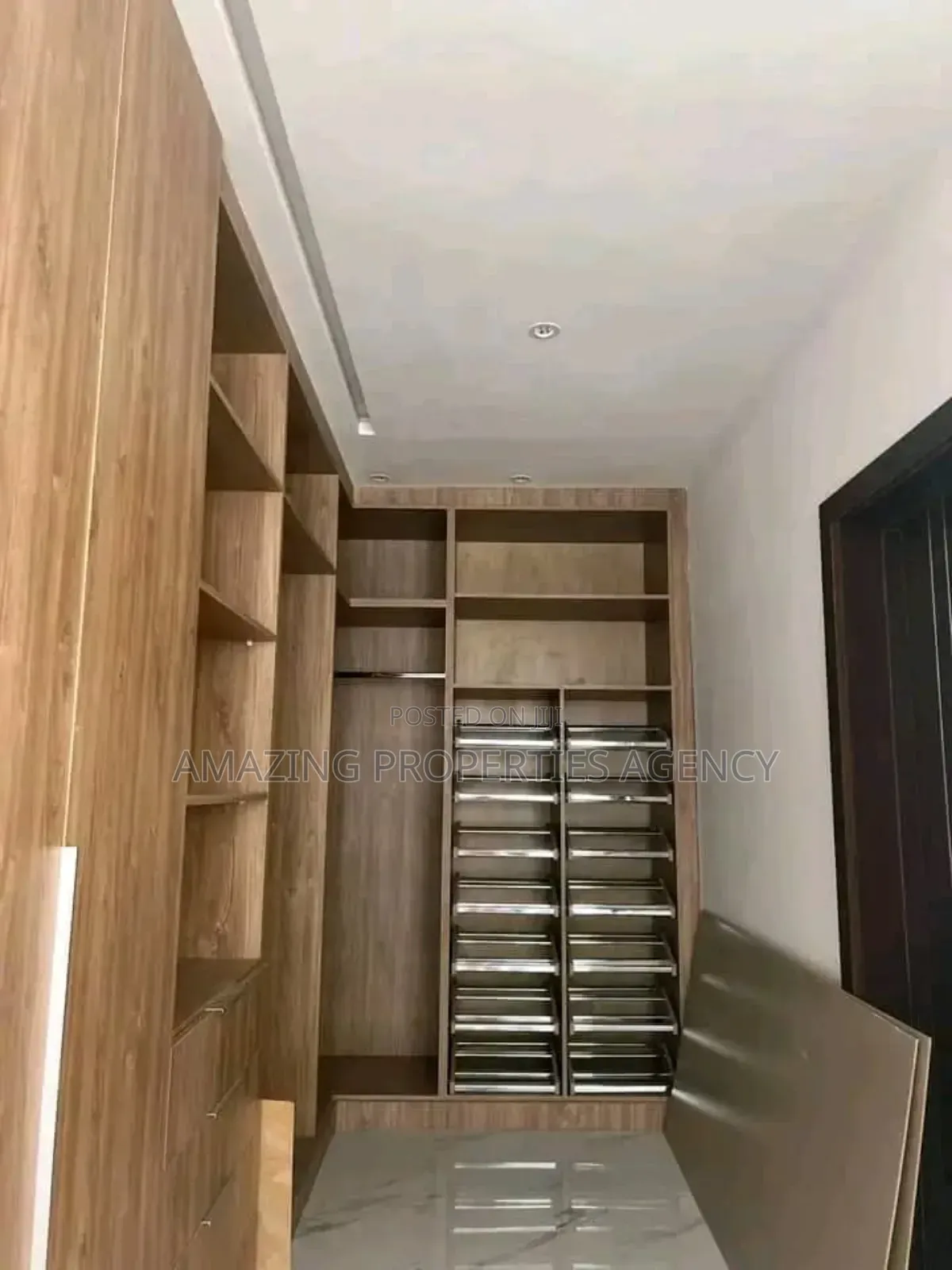 4bdrm House in Ashaley Botwe for sale