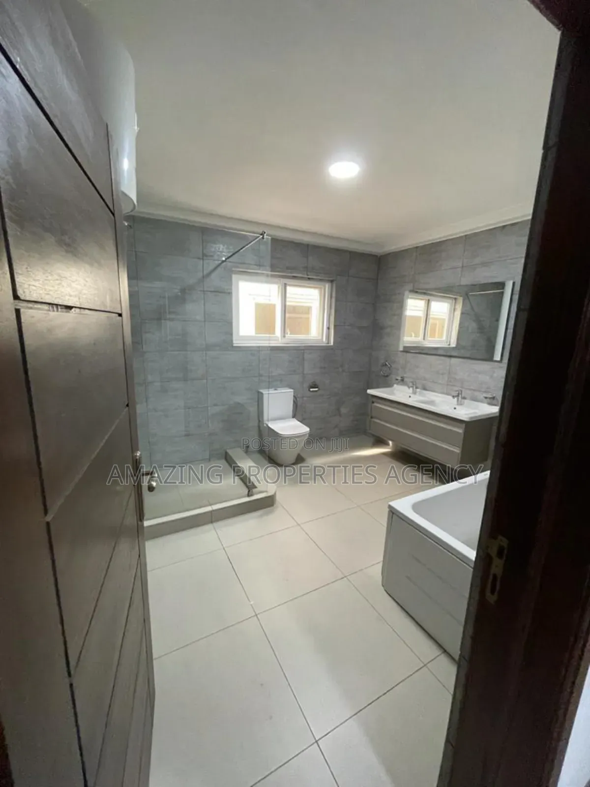 4bdrm Townhouse/Terrace in Labone for sale