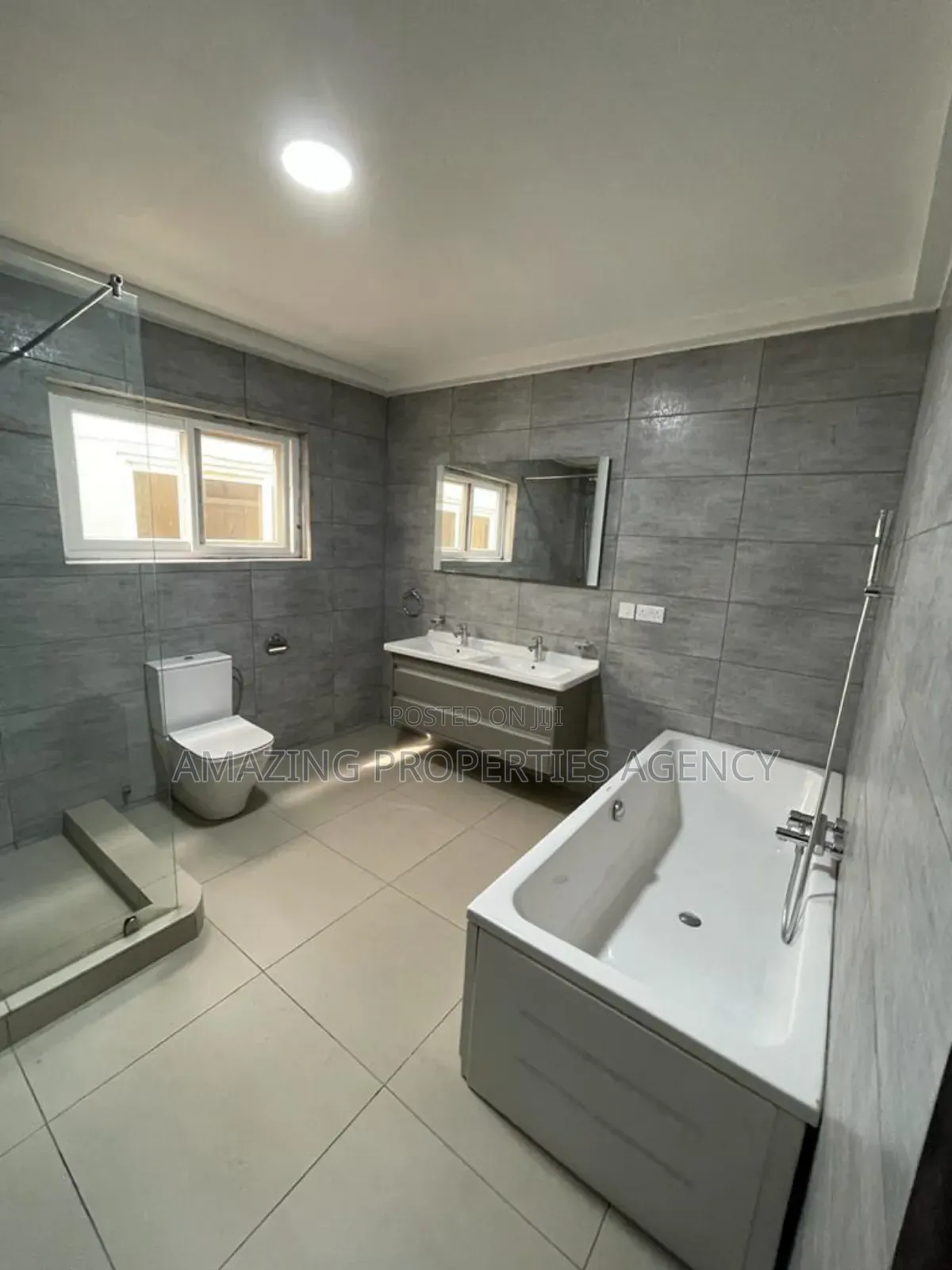 4bdrm Townhouse/Terrace in Labone for sale